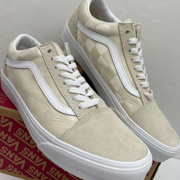 Vans Men’s Old Skool
Satin Checkerboard Turtle Sneakers 
VN000D5NDJR - Picture 5 of 16